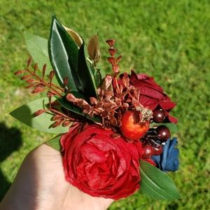 Ling's Moments Burgundy & Navy Corsage